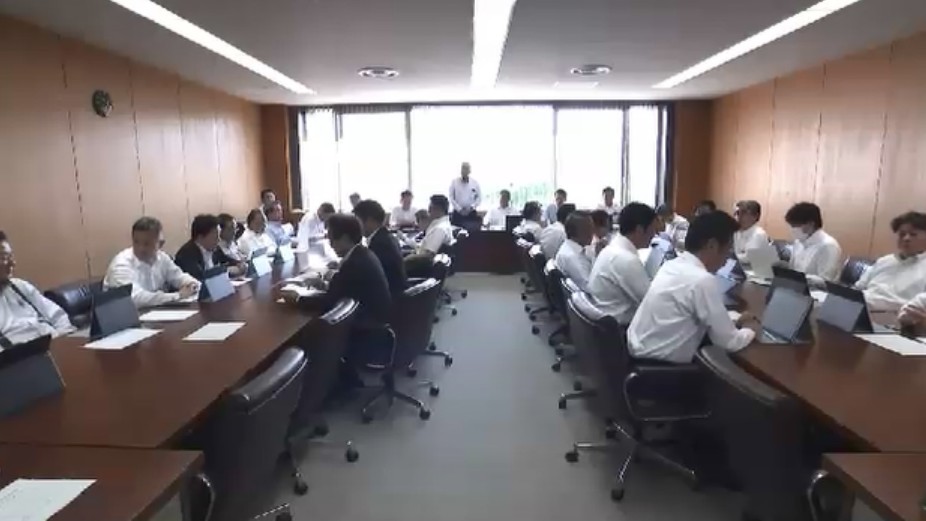 「事前説明なし」に議会側が“反発”…会議開始が4時間遅れに　執行部との関係も変化へ　民主県政県議団は3分裂　福岡県議会