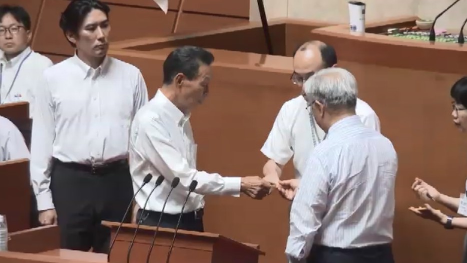 くじ引き決着の裏に“3人の新開議員”　「しんかい」だけでは無効に　福岡県議長選で起きた波乱「名字だけでは意思特定できず」