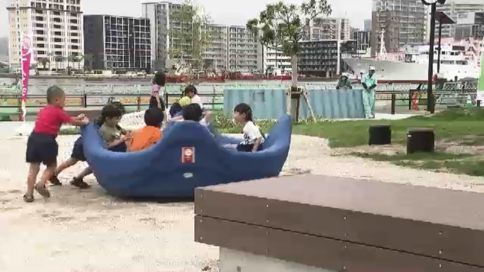「あと10回遊びたい!」みんなが安心して遊べる「子ども広場」が誕生 見守りやすいように配置に工夫 全7区に設置へ 福岡市