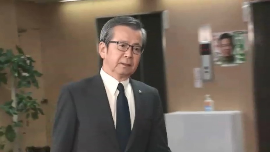 自民党福岡県連の松本会長が党本部へ 「若手には公認証を」鈴木幹事長と面会 会長職の辞任も報告 金銭授受疑惑で