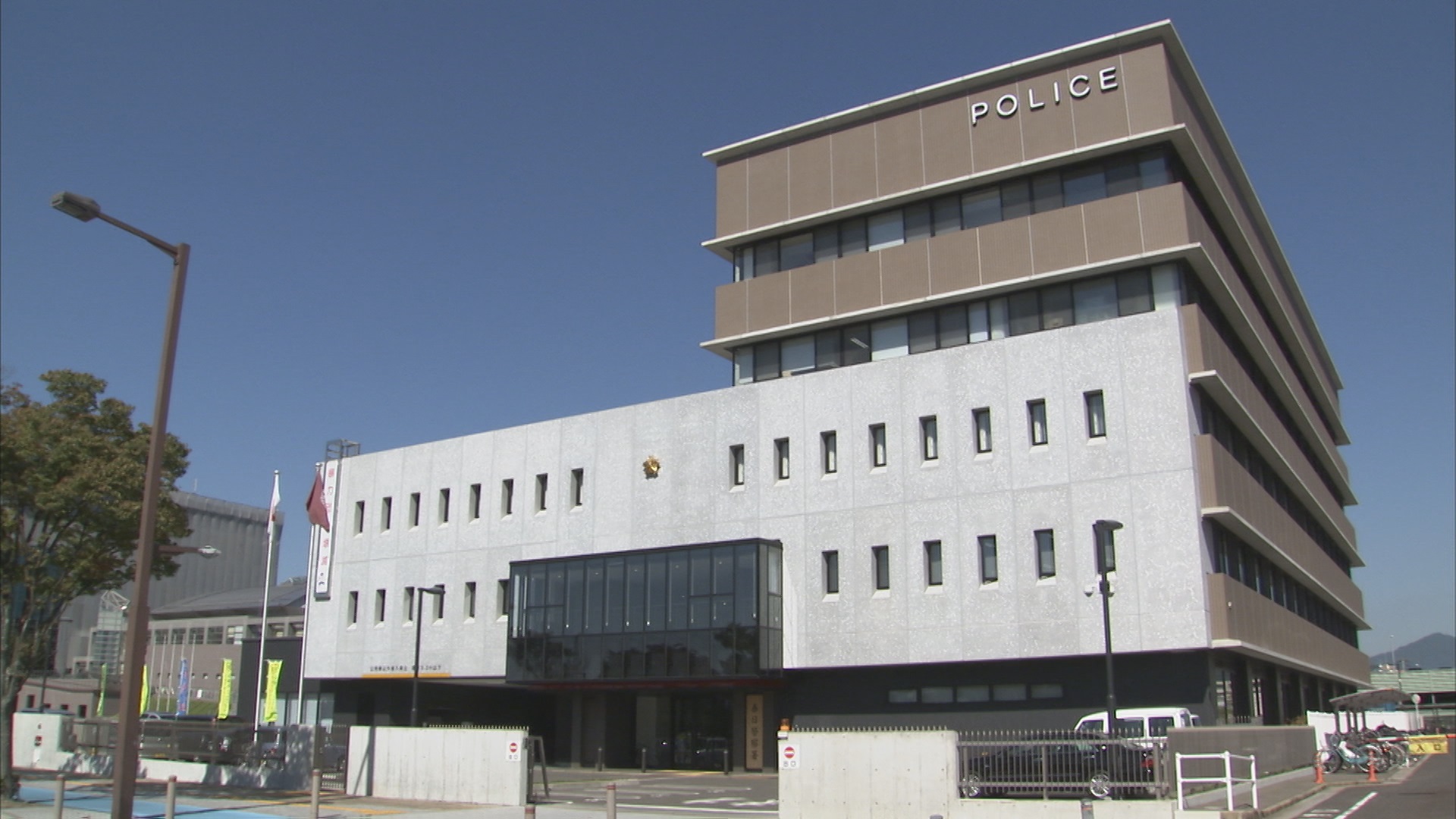 車内で16歳少女に“わいせつ行為” 元公立学校講師の男を逮捕 事件後に学校を退職 「性的欲望を満たす目的ではなかった」容疑を一部否認 福岡
