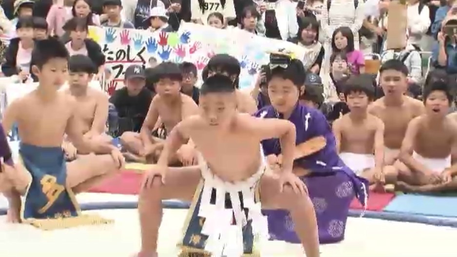 「くやしかったけど楽しかった」小学生約50人が“ガチンコ勝負” 櫛田神社で相撲大会 1カ月間の稽古の成果を披露 福岡
