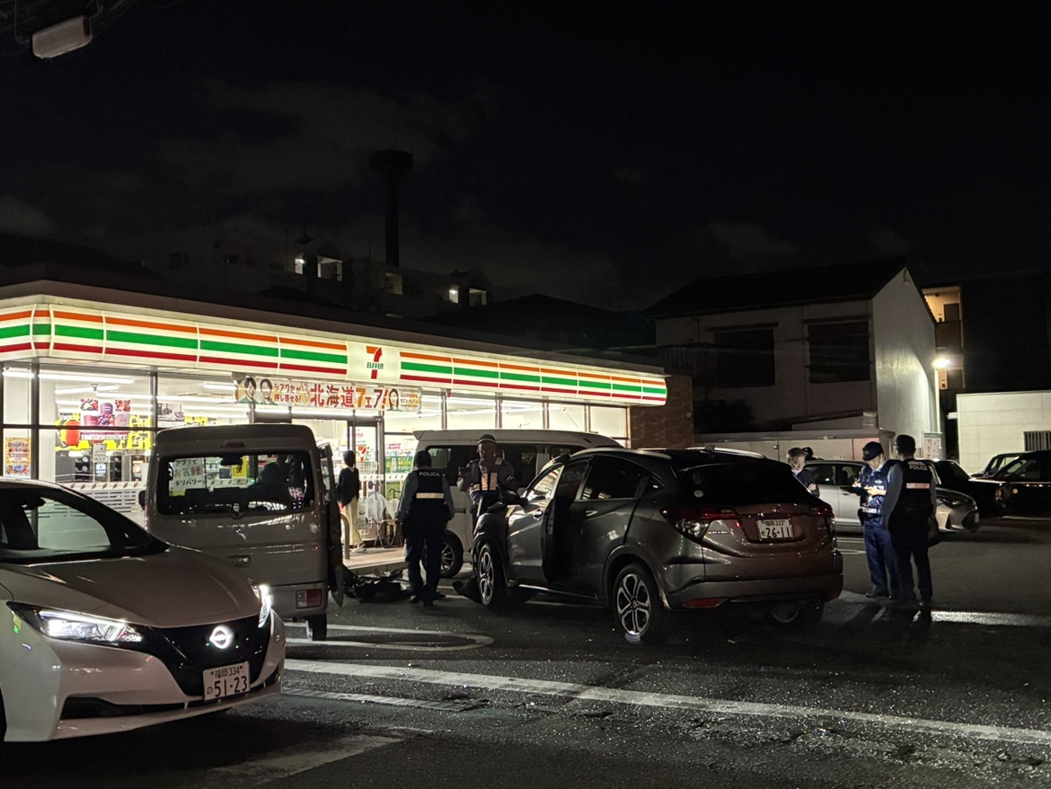【速報】「車複数台の事故」と通報相次ぐ　交差点で3台が関係する事故か　2人がけがの情報も　福岡市中央区