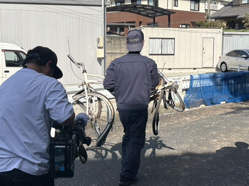 放置された自転車に普通列車が衝突　JR日豊線の踏切　床下に巻き込んで停止　朝ラッシュ時に運転見合わせ　福岡