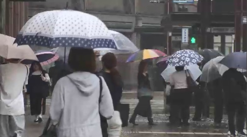 台風30号から変わった温帯低気圧が通過 福岡で激しい雨のおそれ 落雷や竜巻にも注意 土砂災害や浸水・増水に注意・警戒を 気象台